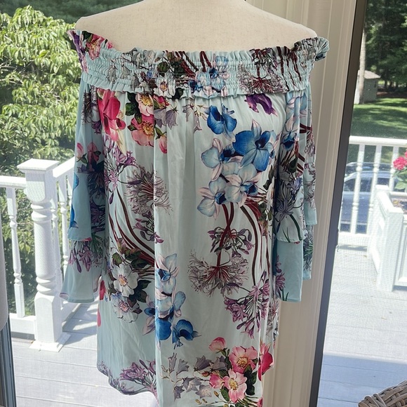Hale Bob M ⭐️ Like New! Off the Shoulder Floral Top - Picture 3 of 10